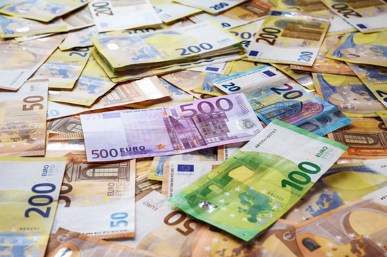fotoblend-banknotes-7850299_1280